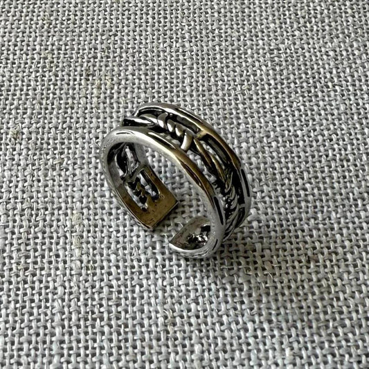 Barbed Wire Ring, Silver.