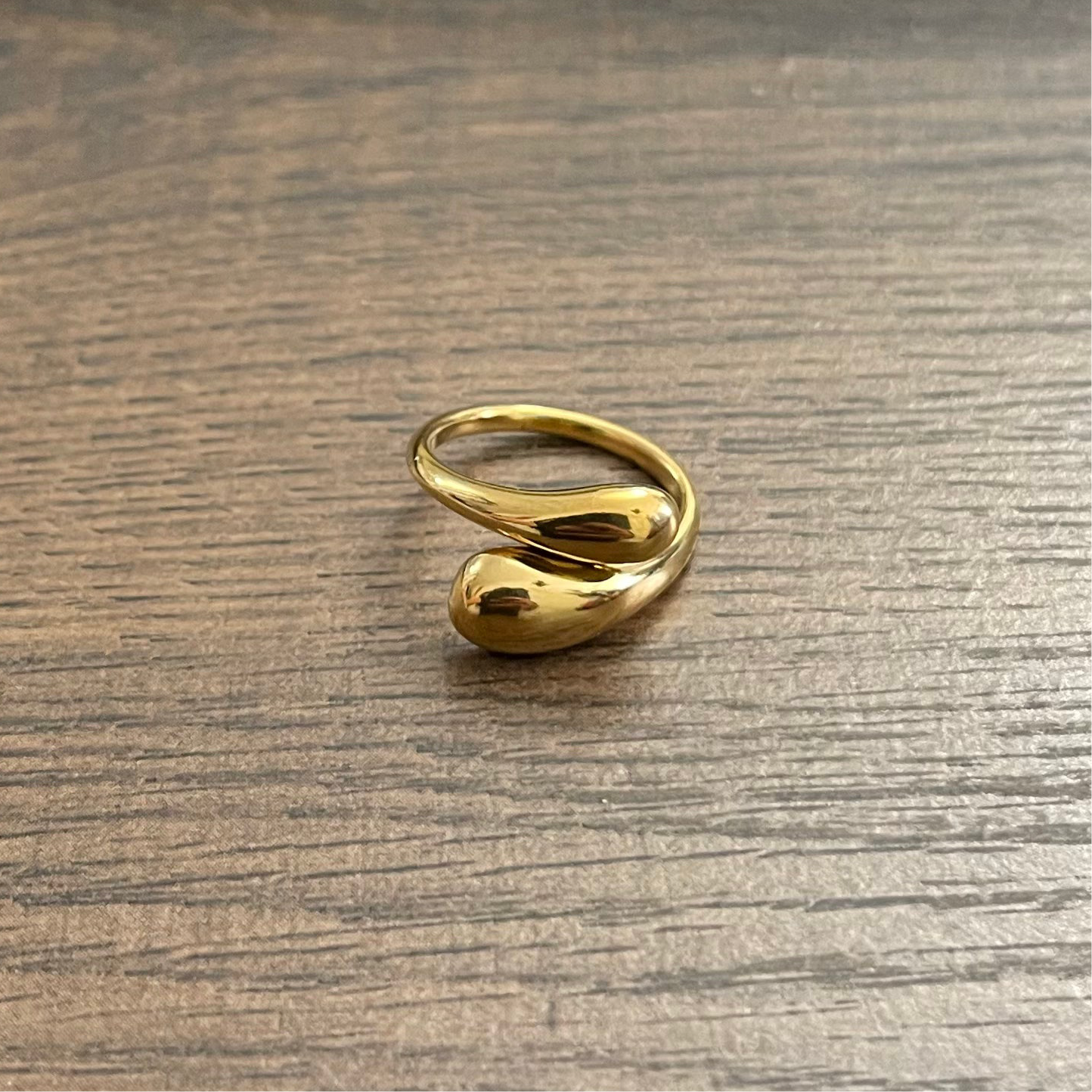 Asymmetrical Twist Ring, Gold.