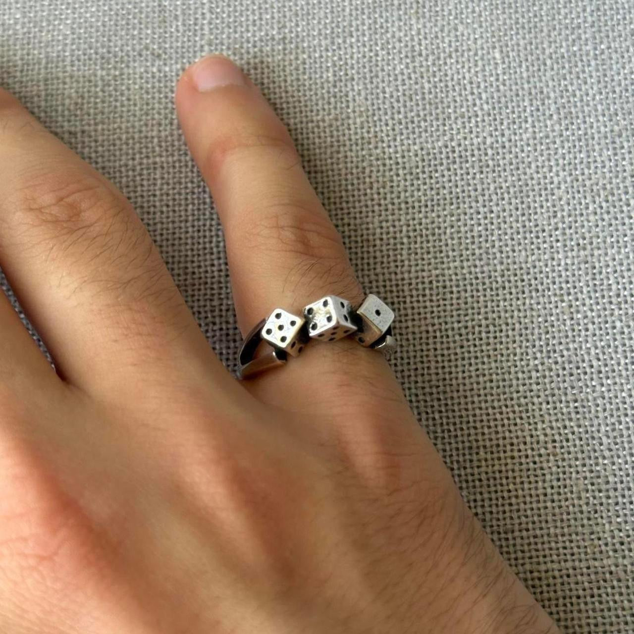 [SILVER] [DICE] [RING] [OS]