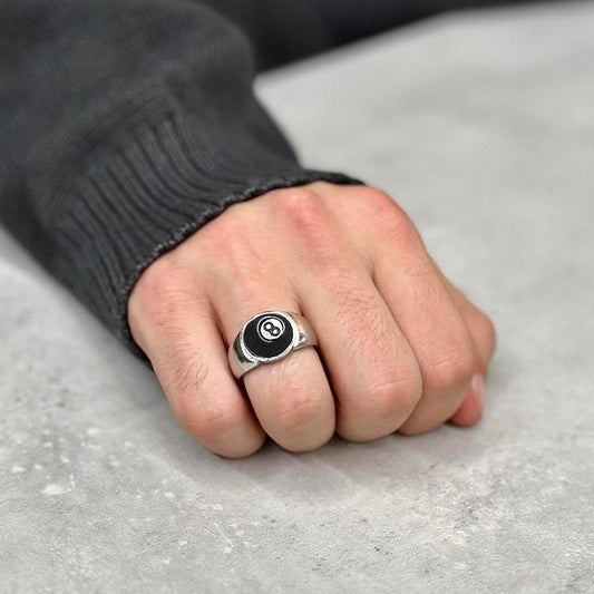8 Ball Ring, Silver.