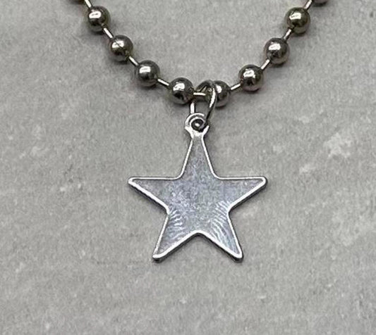Beaded Star Necklace, Silver.