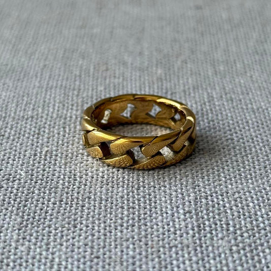 Cuban Ring, Gold.