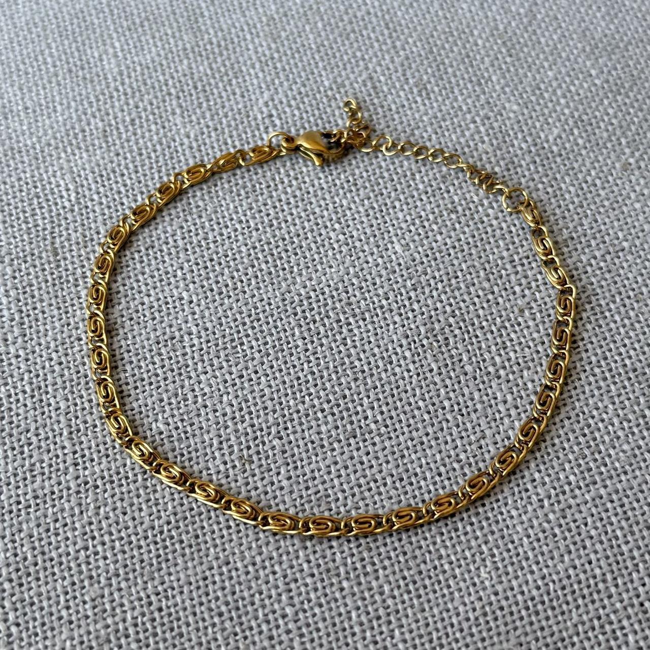 Thin Paperclip Bracelet, Gold.