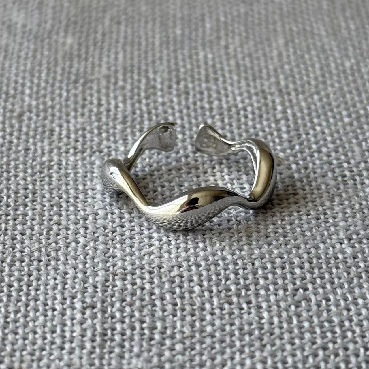 Asymmetrical Flow Ring, Silver.