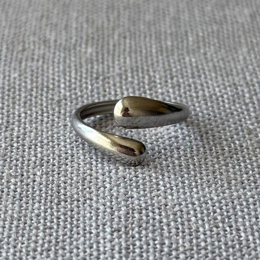 Asymmetrical Twist Ring, Silver.